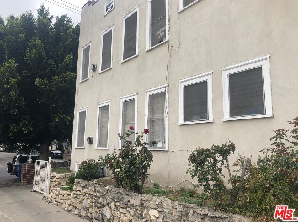 2974 San Marino St, Los Angeles CA  90006-5910 exterior