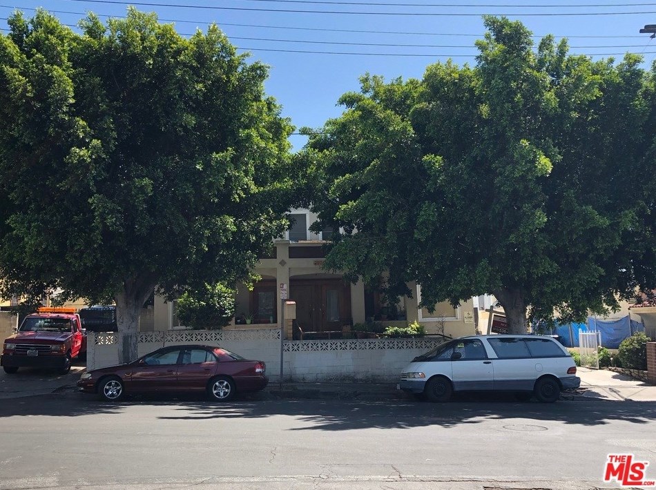 2974 San Marino St, Los Angeles CA  90006-5910 exterior