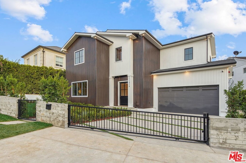 11974 Foxboro Dr, Los Angeles CA  90049-4111 exterior