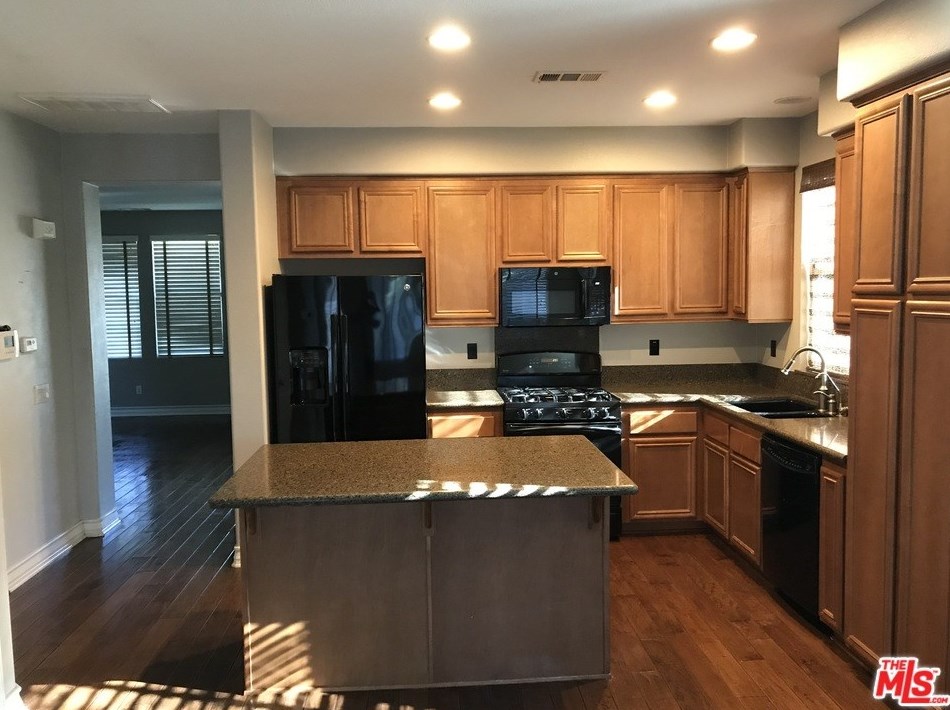 37297 Galileo Ln, Murrieta CA  92563-2829 exterior