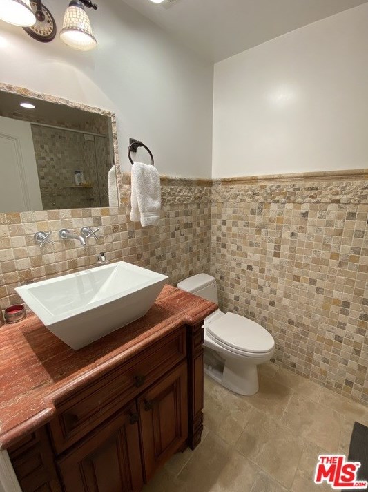 9606 Cresta Dr, Los Angeles CA  90035-4004 exterior