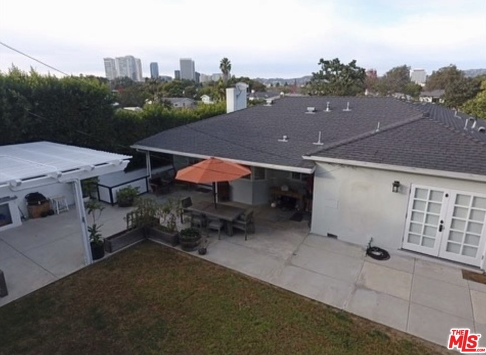 9606 Cresta Dr, Los Angeles CA  90035-4004 exterior