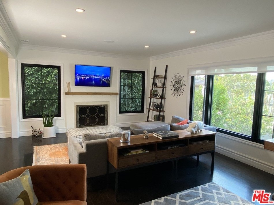 9606 Cresta Dr, Los Angeles CA  90035-4004 exterior