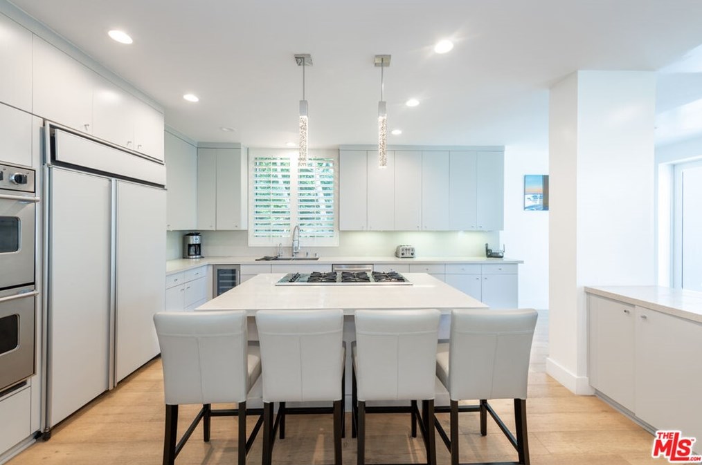 7759 Torreyson Dr, Los Angeles CA  90046-1226 exterior