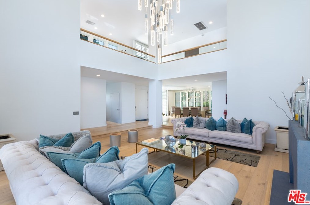 7759 Torreyson Dr, Los Angeles CA  90046-1226 exterior