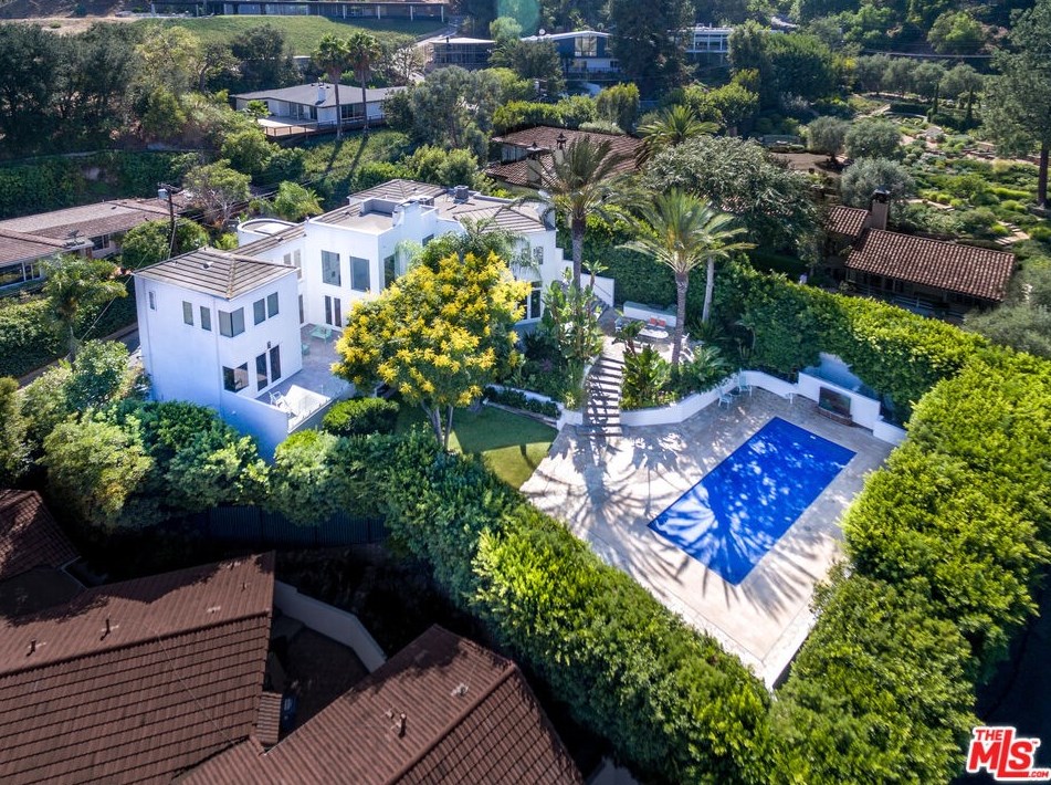 7759 Torreyson Dr, Los Angeles CA  90046-1226 exterior