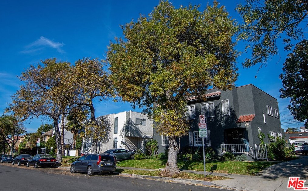 8009 Blackburn Ave, Los Angeles CA  90048-4250 exterior