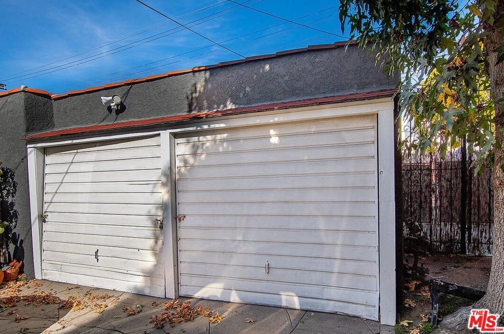 8009 Blackburn Ave, Los Angeles CA  90048-4250 exterior