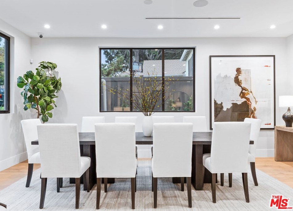 9135 Hillsboro Dr, Los Angeles CA  90034-1125 exterior