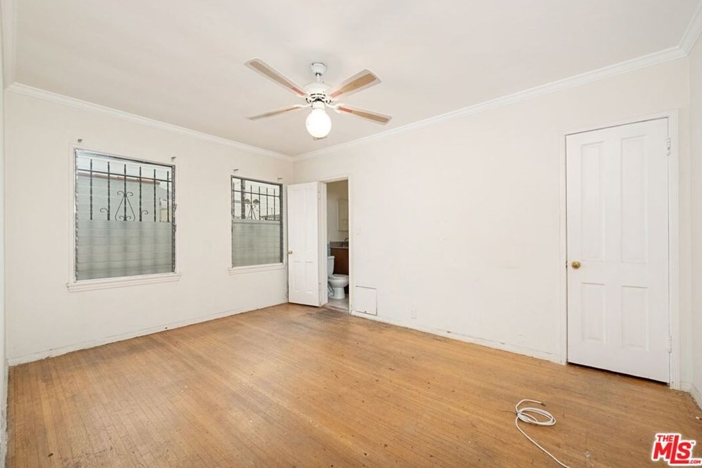 8019 Blackburn Ave, Los Angeles CA  90048-4271 exterior