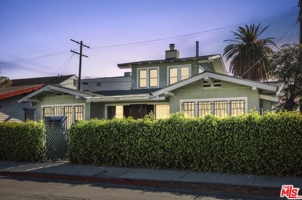 5360 La Cresta Ct, Los Angeles CA  90038-4002 exterior