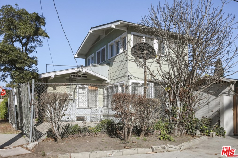 5360 La Cresta Ct, Los Angeles CA  90038-4002 exterior