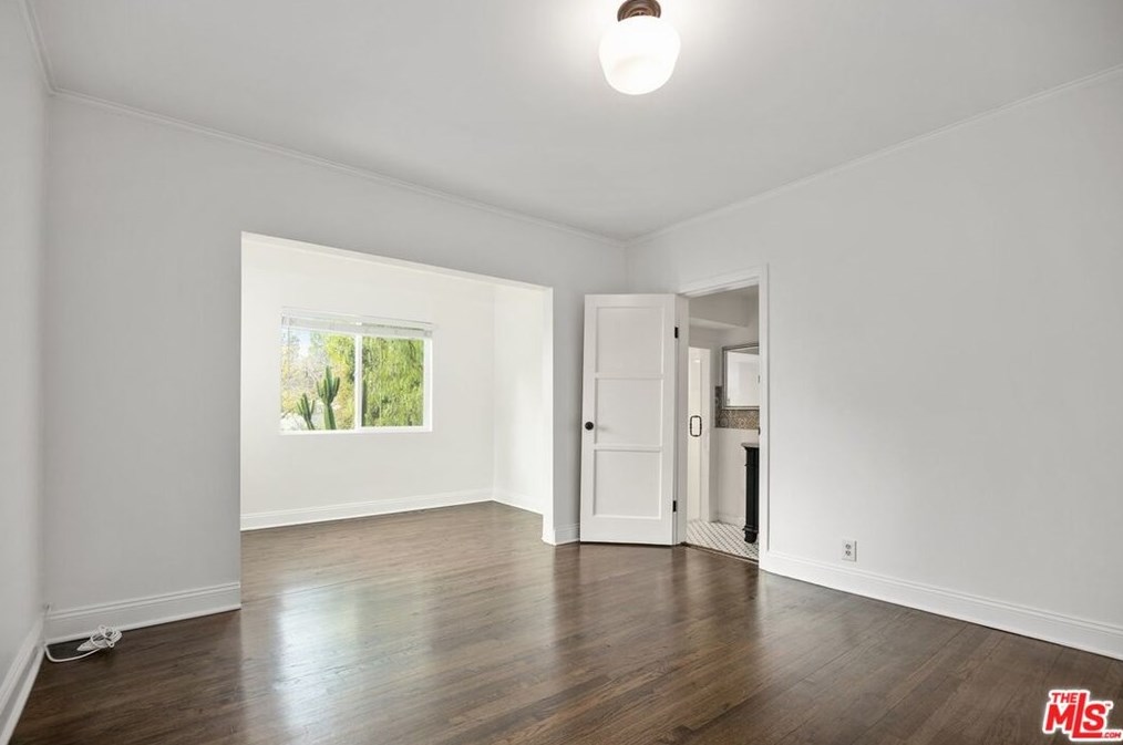 3338 Waverly Dr, Los Angeles CA  90027-2525 exterior