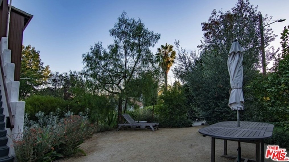 3338 Waverly Dr, Los Angeles CA  90027-2525 exterior