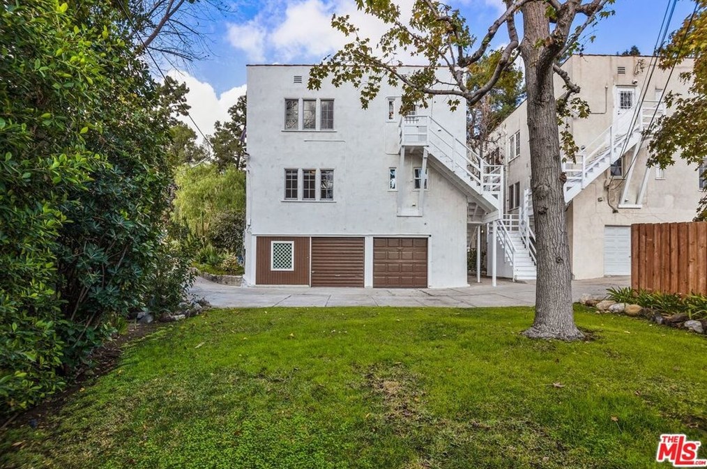 3338 Waverly Dr, Los Angeles CA  90027-2525 exterior