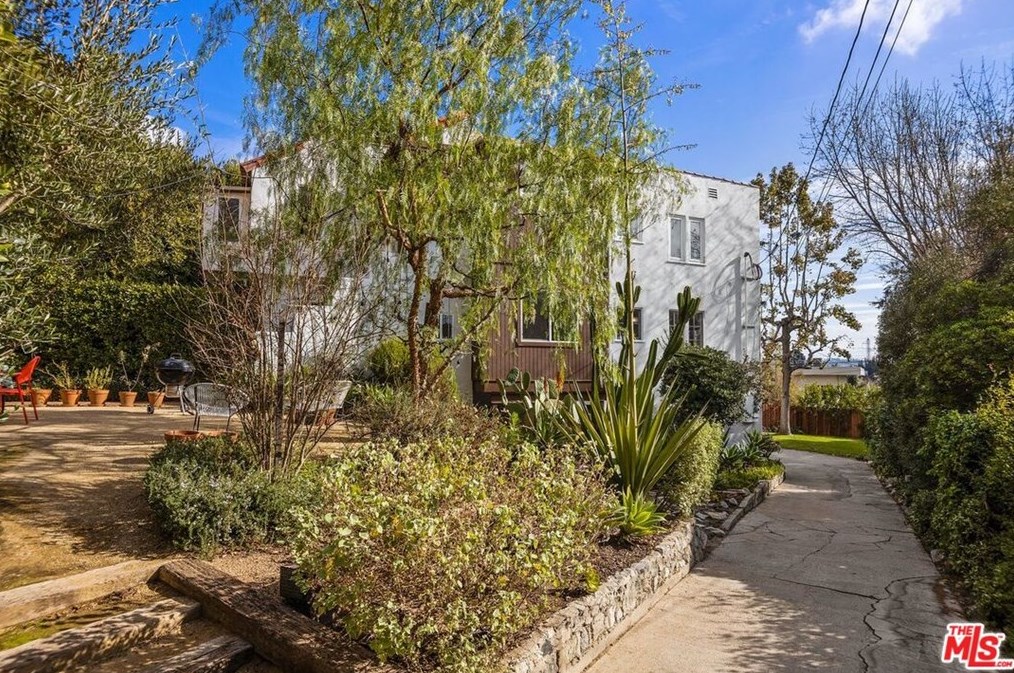3338 Waverly Dr, Los Angeles CA  90027-2525 exterior