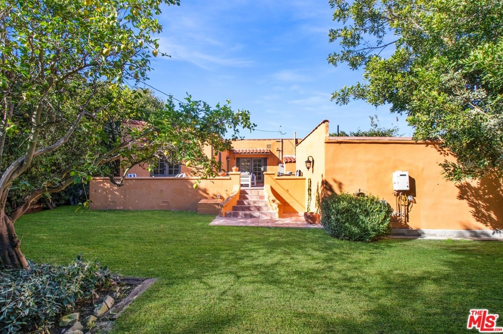 10642 Esther Ave, Los Angeles CA  90064-3203 exterior