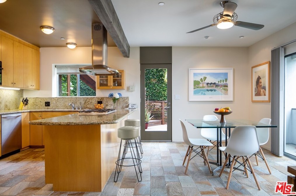 3274 Knoll Dr, Los Angeles CA  90068-1524 exterior