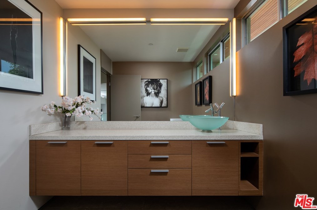 3274 Knoll Dr, Los Angeles CA  90068-1524 exterior