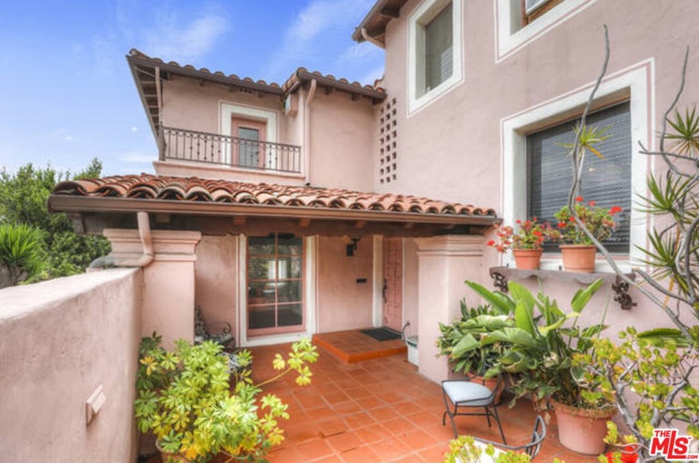 3306 Waverly Dr, Los Angeles CA  90027-2525 exterior