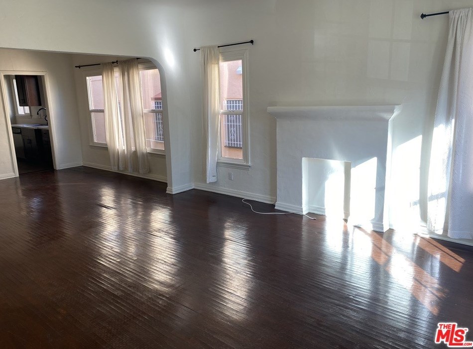 6085 Alcott St, Los Angeles CA  90035-3853 exterior