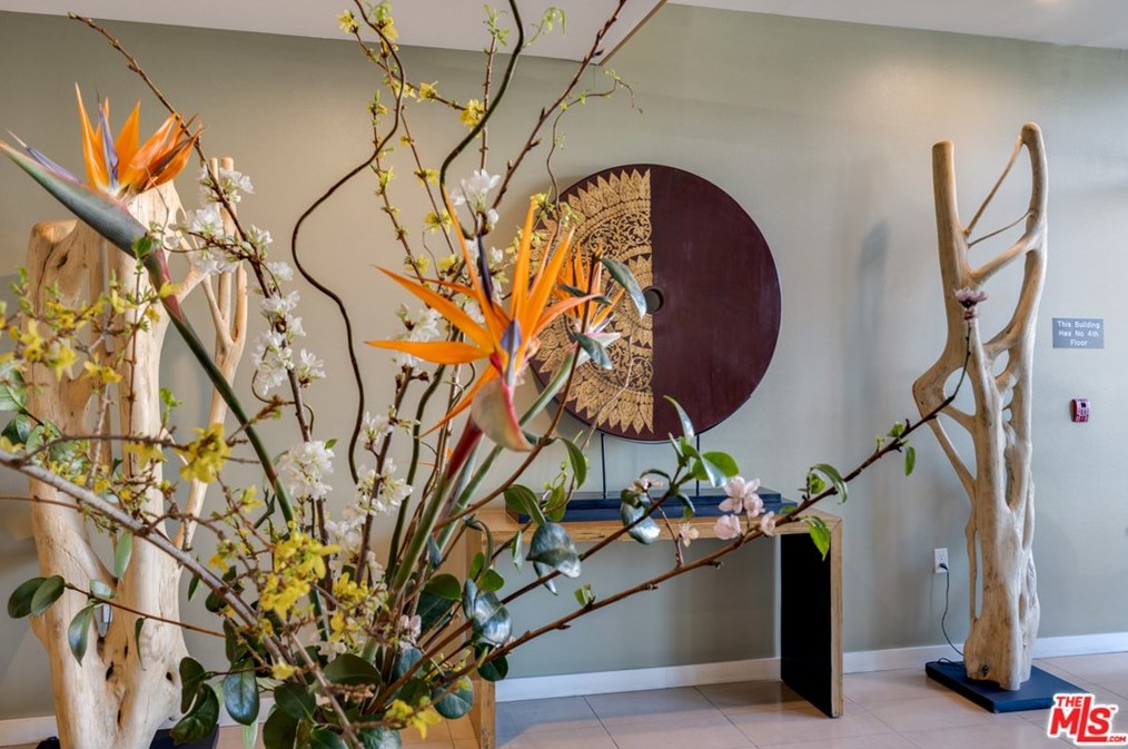 267 San Pedro St, Los Angeles CA  90012-3874 exterior