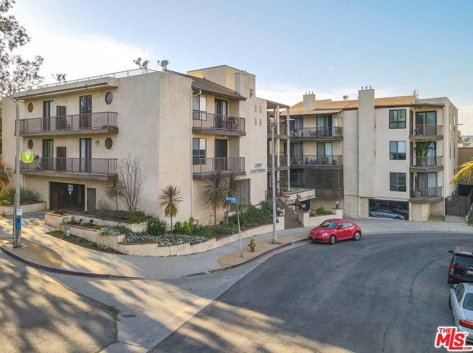 3231 Cheviot Vista Pl, Los Angeles CA  90034-3564 exterior