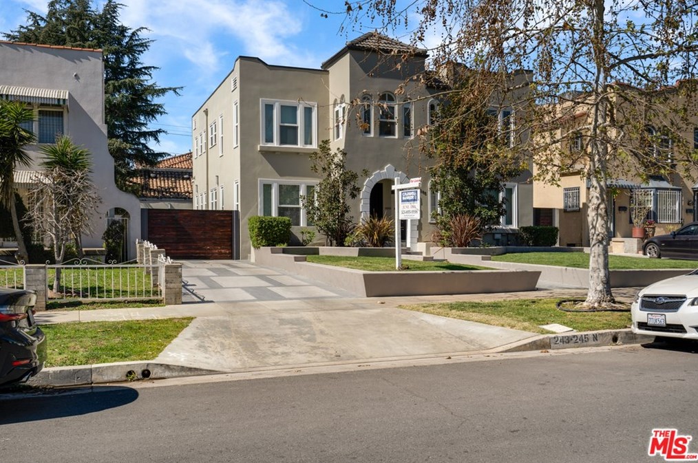 243 Irving Blvd, Los Angeles CA  90004-3806 exterior