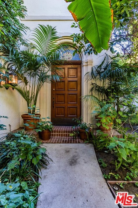 7040 Hillside Ave, Los Angeles CA  90068-3714 exterior