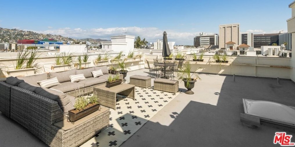 120 Swall Dr, Los Angeles CA  90048-3038 exterior