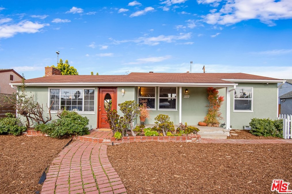 8101 Handley Ave, Los Angeles CA 90045-3323 exterior