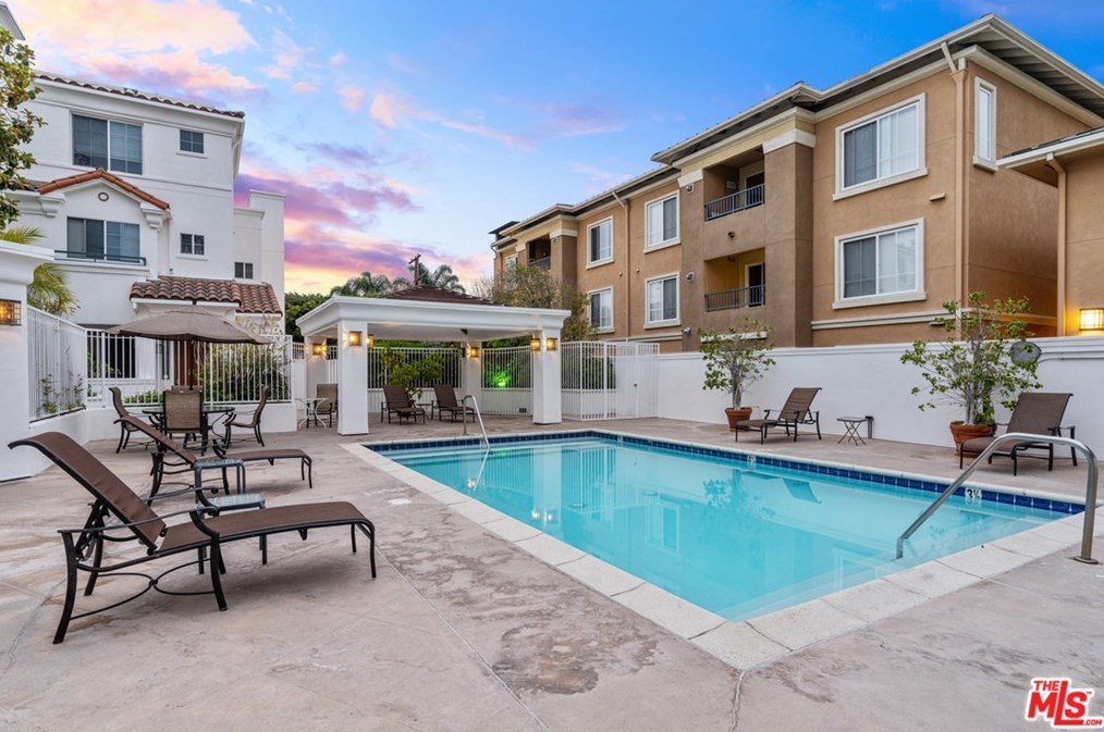 3235 Sawtelle Blvd, Los Angeles CA  90066-1618 exterior