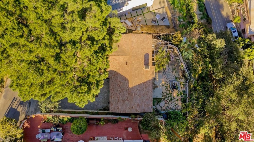8515 Crescent Dr, Los Angeles CA  90046-1804 exterior