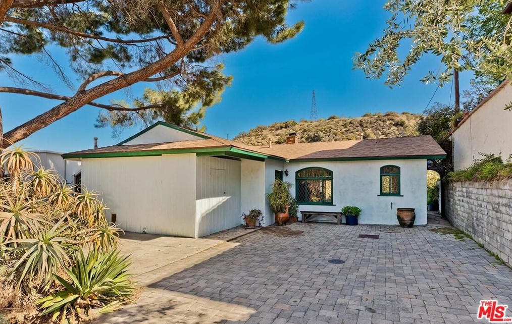 8515 Cres Dr, Los Angeles CA  90046-1807 exterior