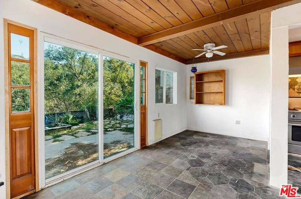 8515 Cres Dr, Los Angeles CA  90046-1807 exterior