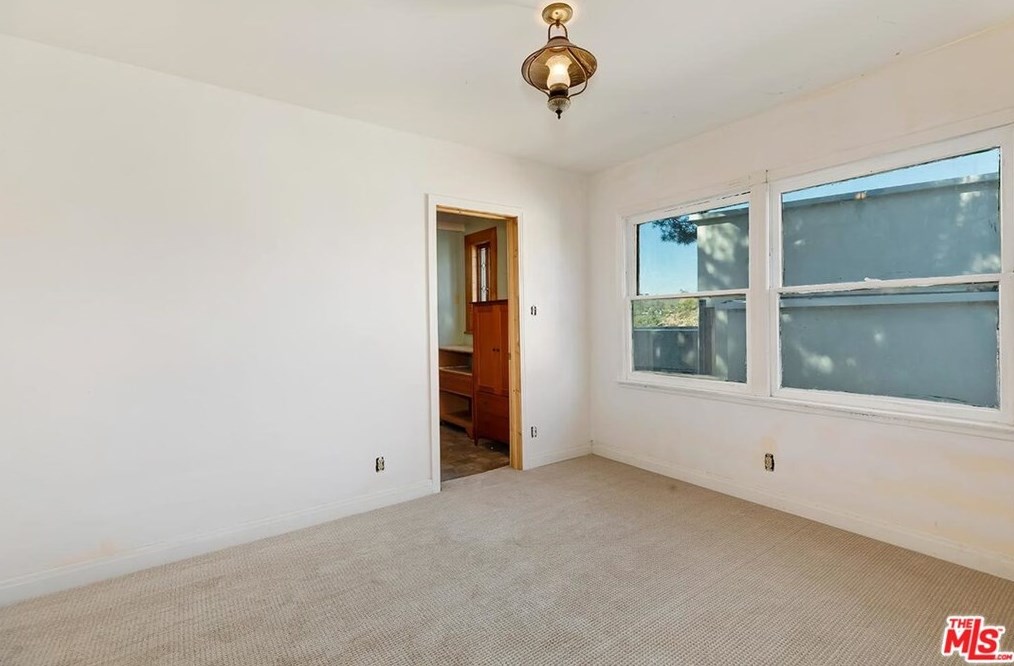 8515 Cres Dr, Los Angeles CA  90046-1807 exterior