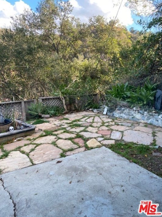 8515 Cres Dr, Los Angeles CA  90046-1807 exterior