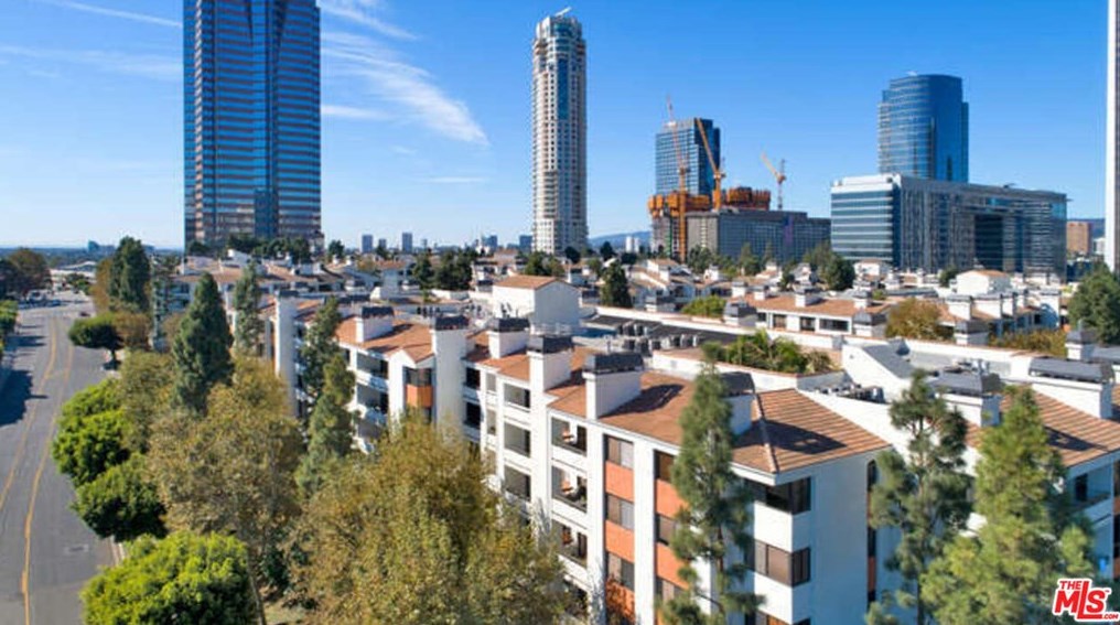 2131 Century Park Ln, Los Angeles CA  90067-3313 exterior