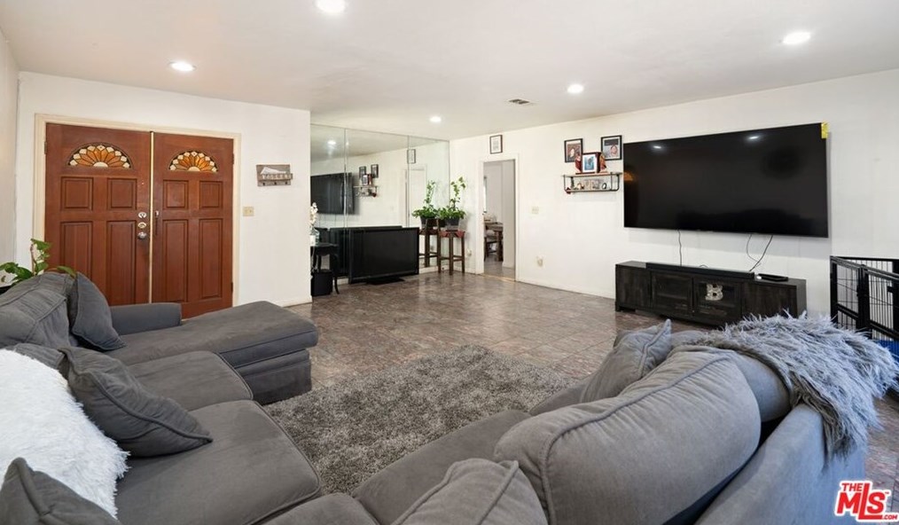 117 Orange Ave, Monterey Park CA  91755-2031 exterior