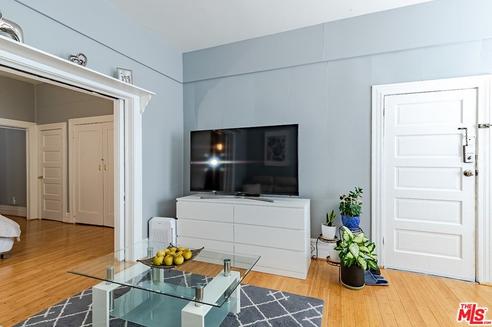 1633 12th Pl, Los Angeles CA  90015-1971 exterior