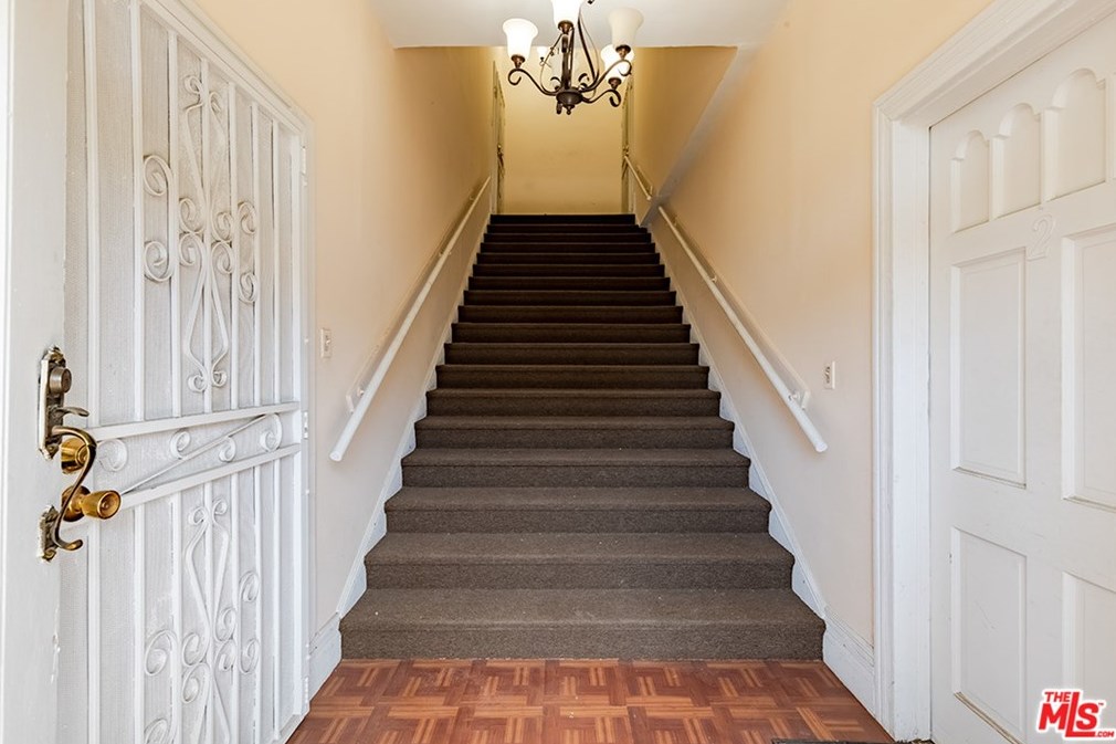 1633 12th Pl, Los Angeles CA  90015-1971 exterior