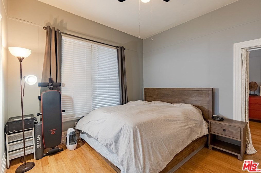 1633 12th Pl, Los Angeles CA  90015-1971 exterior