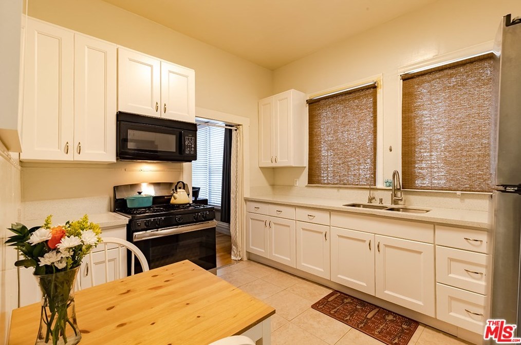 1633 12th Pl, Los Angeles CA  90015-1971 exterior