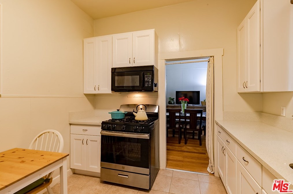 1633 12th Pl, Los Angeles CA  90015-1971 exterior