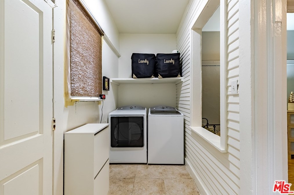 1633 12th Pl, Los Angeles CA  90015-1971 exterior