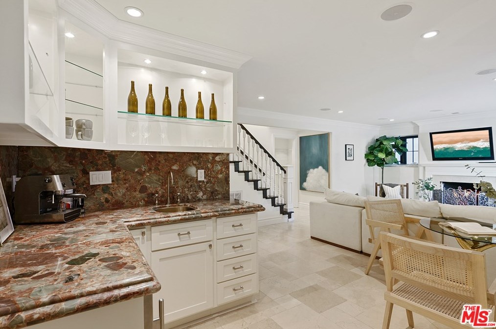 9606 Cresta Dr, Los Angeles CA  90035-4004 exterior