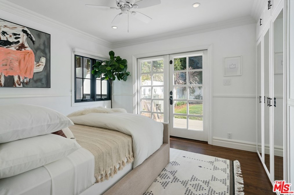 9606 Cresta Dr, Los Angeles CA  90035-4004 exterior