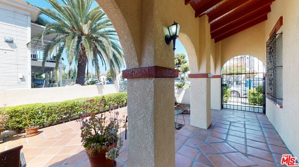 2426 Fairmount St, Los Angeles CA  90033-2502 exterior