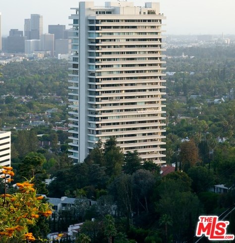 9255 Doheny Rd, Los Angeles CA  90069-3200 exterior