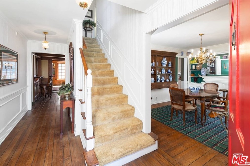 318 Thurston Ave, Los Angeles CA  90049-3126 exterior